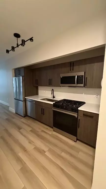95 Wall St #208, New York, NY 10005