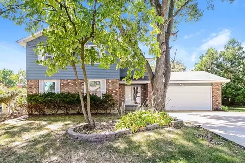 5 Shining Rock Dr, Saint Peters, MO 63376