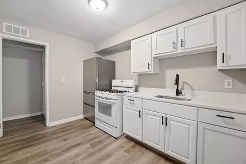 61 N 21st St #B, Columbus, OH 43203