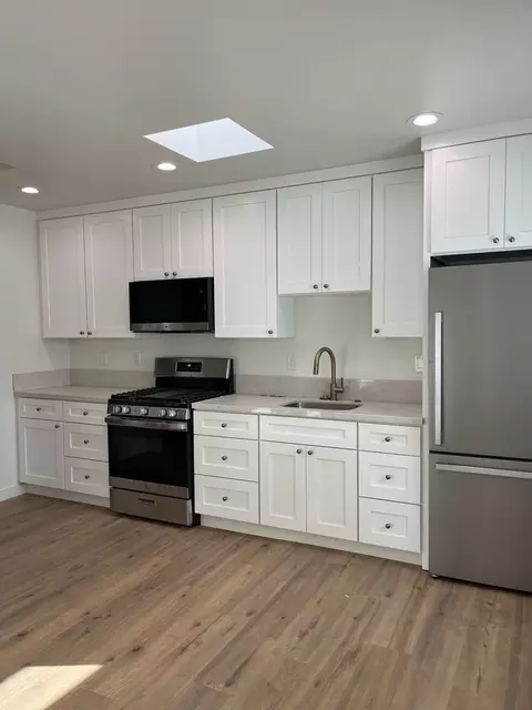 12118 Ramona Ave #D, Hawthorne, CA 90250