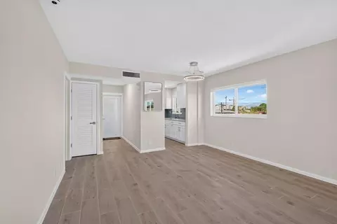 331 SW 8th St #3F, Boca Raton, FL 33432