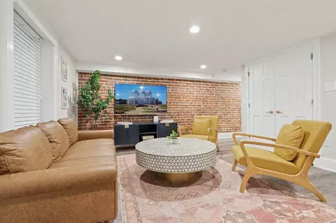 2126 O St NW #1694623P, Washington, DC 20037
