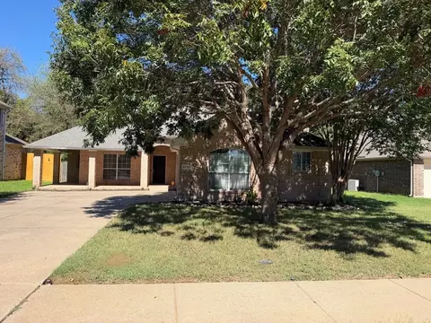 5732 Derek Way, Grand Prairie, TX 75052