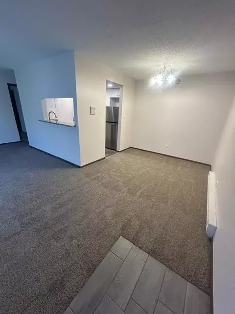 206 W Division St #I, Villa Park, IL 60181