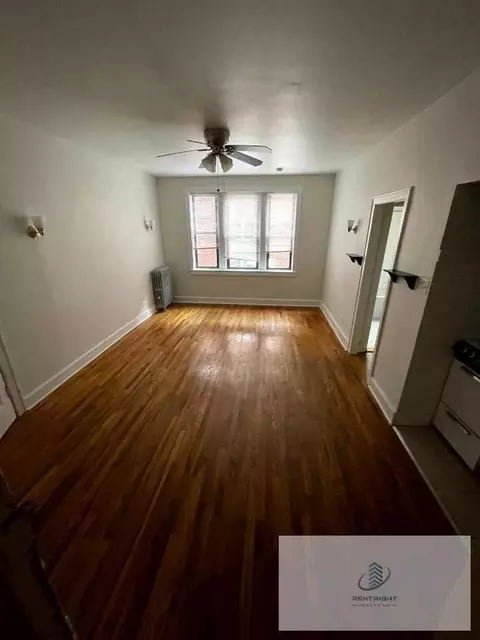 4915 W Belle Plaine Ave #4915-216, Chicago, IL 60641