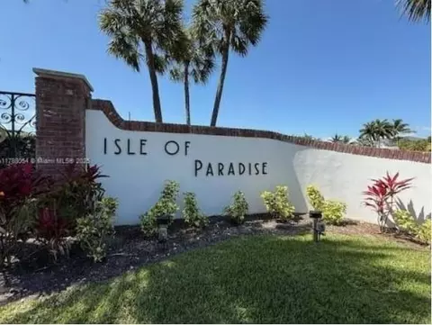 450 Paradise Isle Blvd #110, Hallandale Beach, FL 33009
