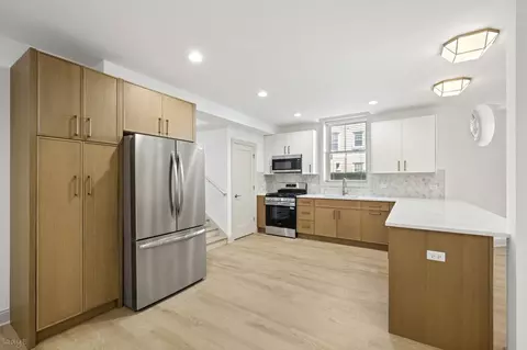 531 Hinman Ave #B0, Evanston, IL 60202