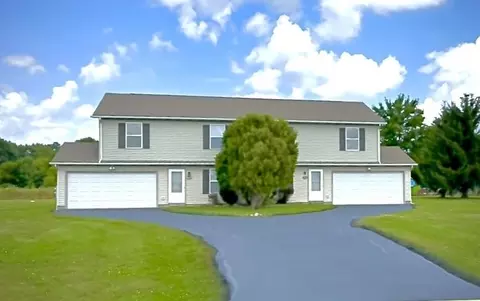 3601 Farmview Cir, Ravenna, OH 44266