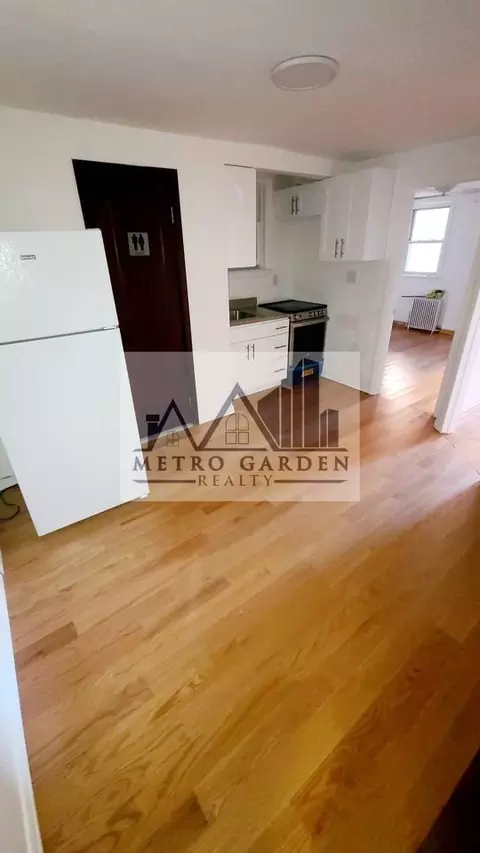 64-07 102nd St, New York, NY 11374