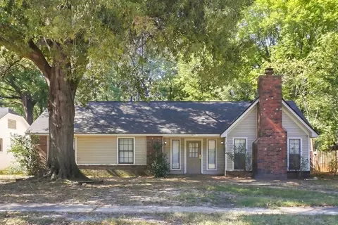 5871 Lake Port Dr, Millington, TN 38053