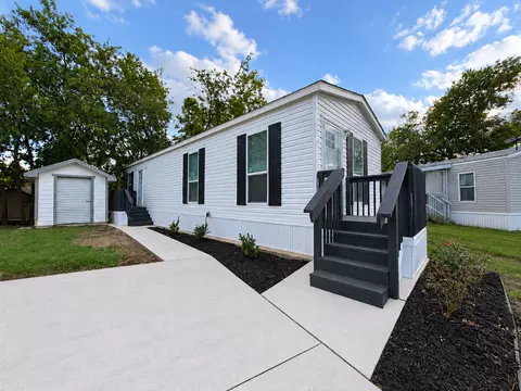 709 N Collins Fwy #39, Howe, TX 75459