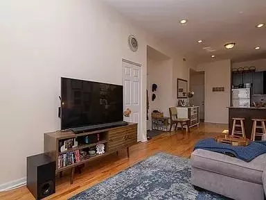 2017 W Ohio St #2F, Chicago, IL 60612