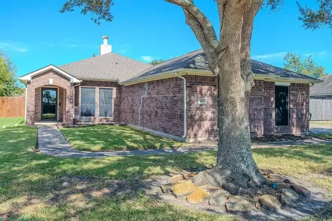 4915 Cotton Creek Dr, Baytown, TX 77523