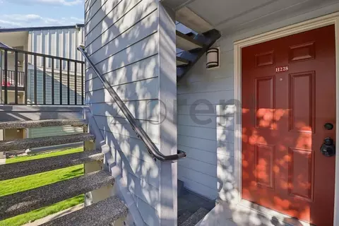 11110 NE 125th Ln #H228, Kirkland, WA 98034