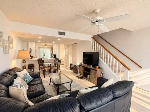 6190 Riverwalk Ln #6, Jupiter, FL 33458