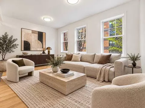 359 Bleecker St #2, New York, NY 10014