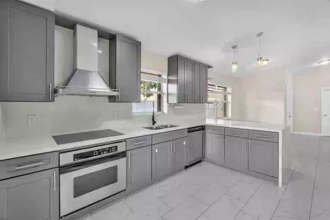 1020 SW 99th Ave, Pembroke Pines, FL 33025