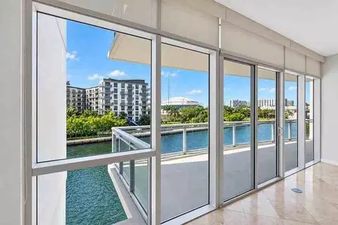 1090 NW North River Dr, Miami, FL 33136