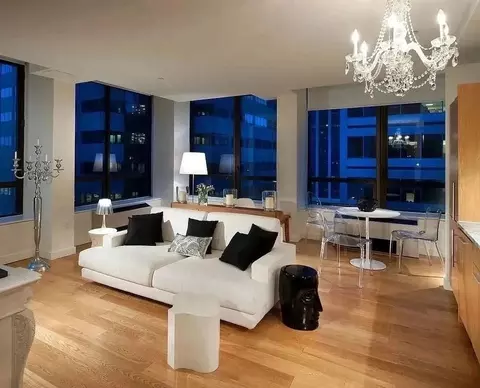 95 Wall St #908, New York, NY 10005