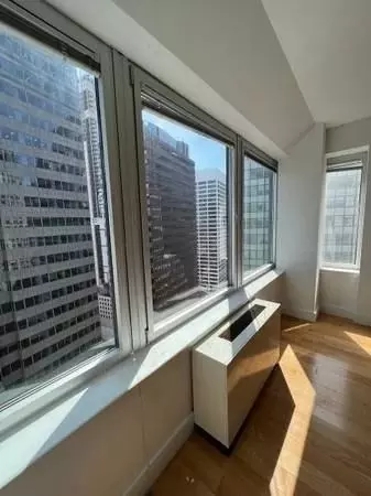 200 Water St #306, New York, NY 10268