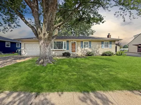 3920 Knoll Ridge Dr, Cedar Falls, IA 50613