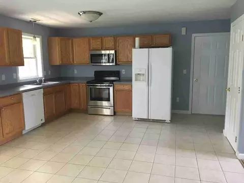 13 Main St #13, Tariffville, CT 06081