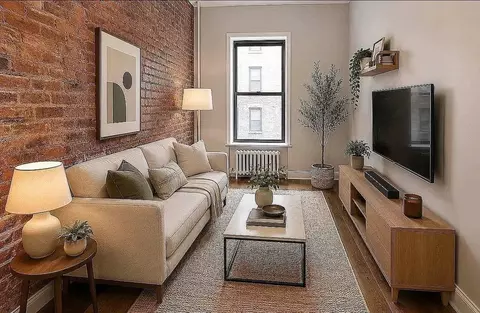 239 W 14th St #5, New York, NY 10011