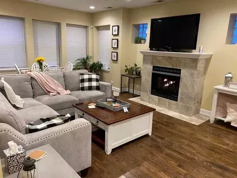 3501 W Wrightwood Ave #G, Chicago, IL 60647