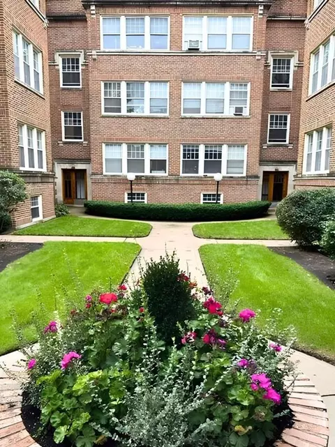 5652 N Ridge Ave #2N, Chicago, IL 60660