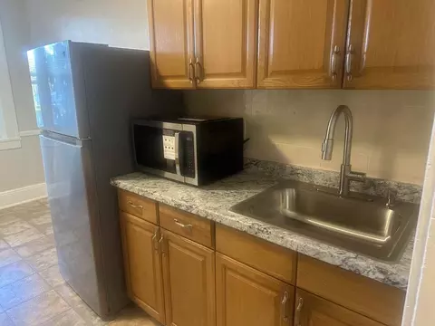 35 E Tryon Ave #12, Teaneck, NJ 07666
