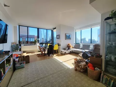 75 W End Ave #PHD, New York, NY 10023