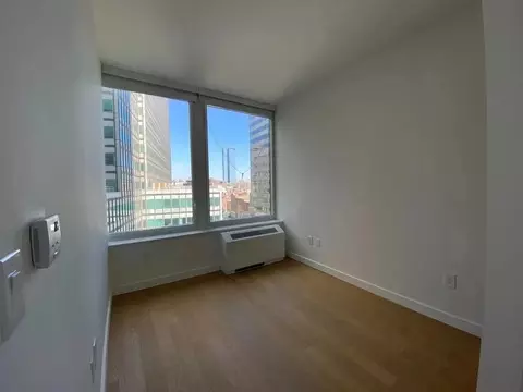 180 Water St #401, New York, NY 10038