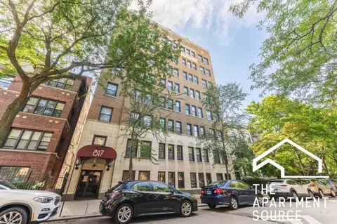 817 W Lakeside Pl #503, Chicago, IL 60640