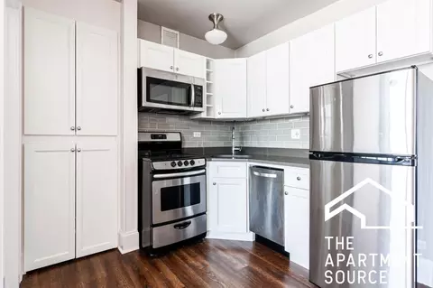 817 W Lakeside Pl #804, Chicago, IL 60640