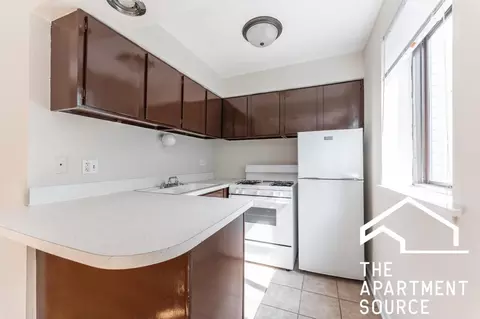5909 N Kenmore Ave #405, Chicago, IL 60660