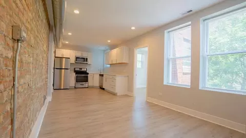1600 W Lunt Ave #2, Chicago, IL 60626