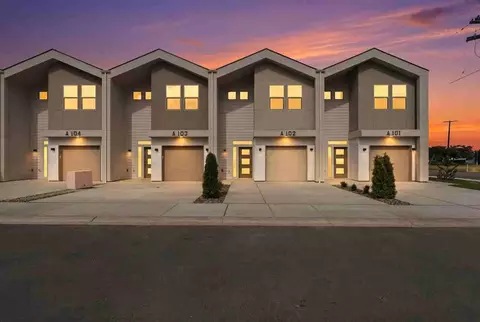 6820 W Court St, Pasco, WA 99301