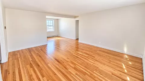 5240 N Campbell Ave #1B, Chicago, IL 60625