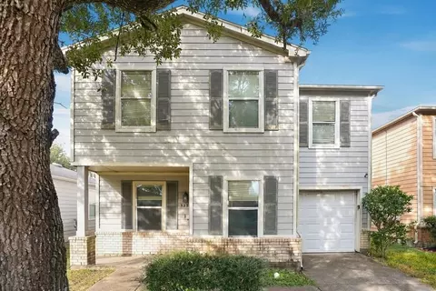 3230 Becker Glen St, Fresno, TX 77545
