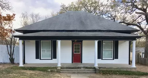 216 E 2nd St #NA, Weatherford, TX 76086
