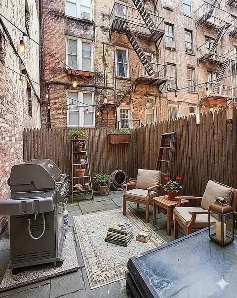 58 Leroy St #1R, New York, NY 10014