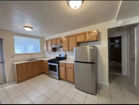 235 Throggs Neck Blvd #1, New York, NY 10465