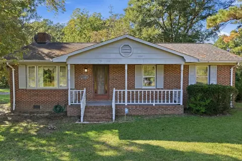 1148 Moore Town Rd, Rocky Point, NC 28457