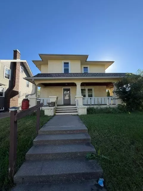 2601 Pershing Ave, Davenport, IA 52803