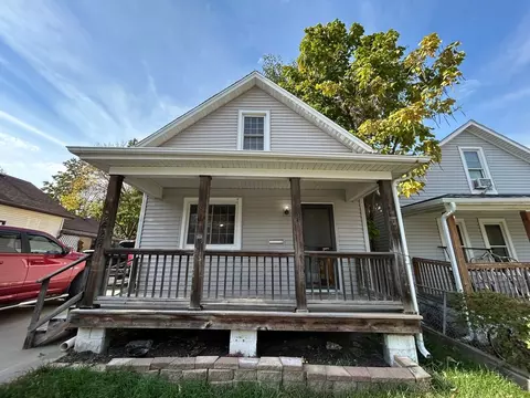 2428 S 17th St, Omaha, NE 68108