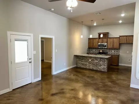 2407 Briar Hollow Dr, Temple, TX 76502