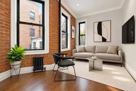 223 Mott St #8, New York, NY 10012