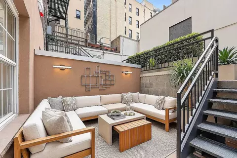 163 Ludlow St #GB, New York, NY 10002