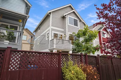8520 Nesbit Ave N, Seattle, WA 98103