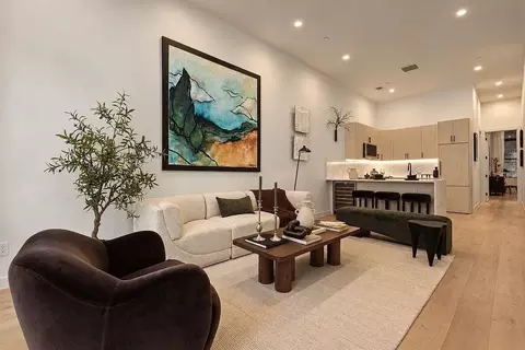 110 Reade St #2R, New York, NY 10013